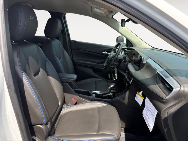 Used 2025 Buick Encore GX Sport Touring w/ Comfort Package FWD image 15