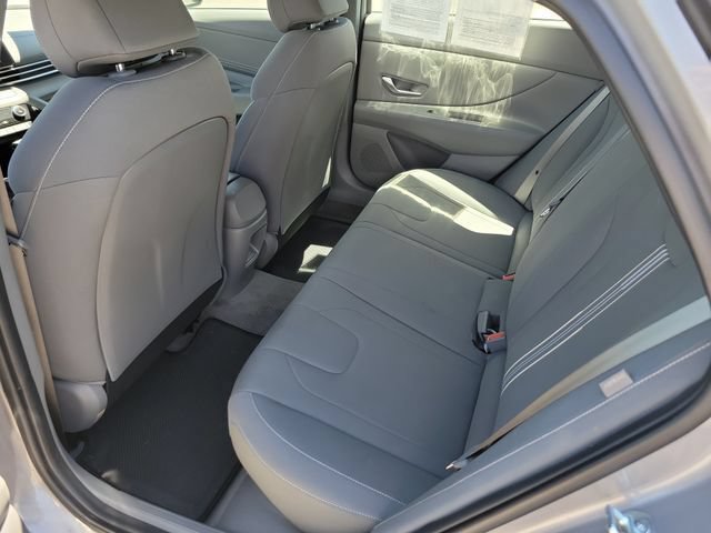 Certified 2025 Hyundai Elantra SEL FWD image 25