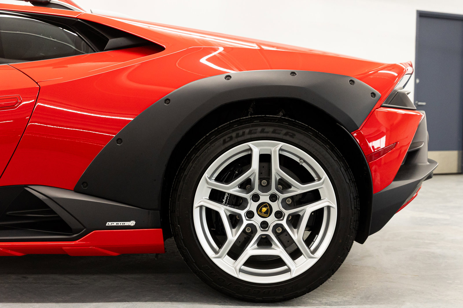 Used 2023 Lamborghini Huracan Sterrato image 21