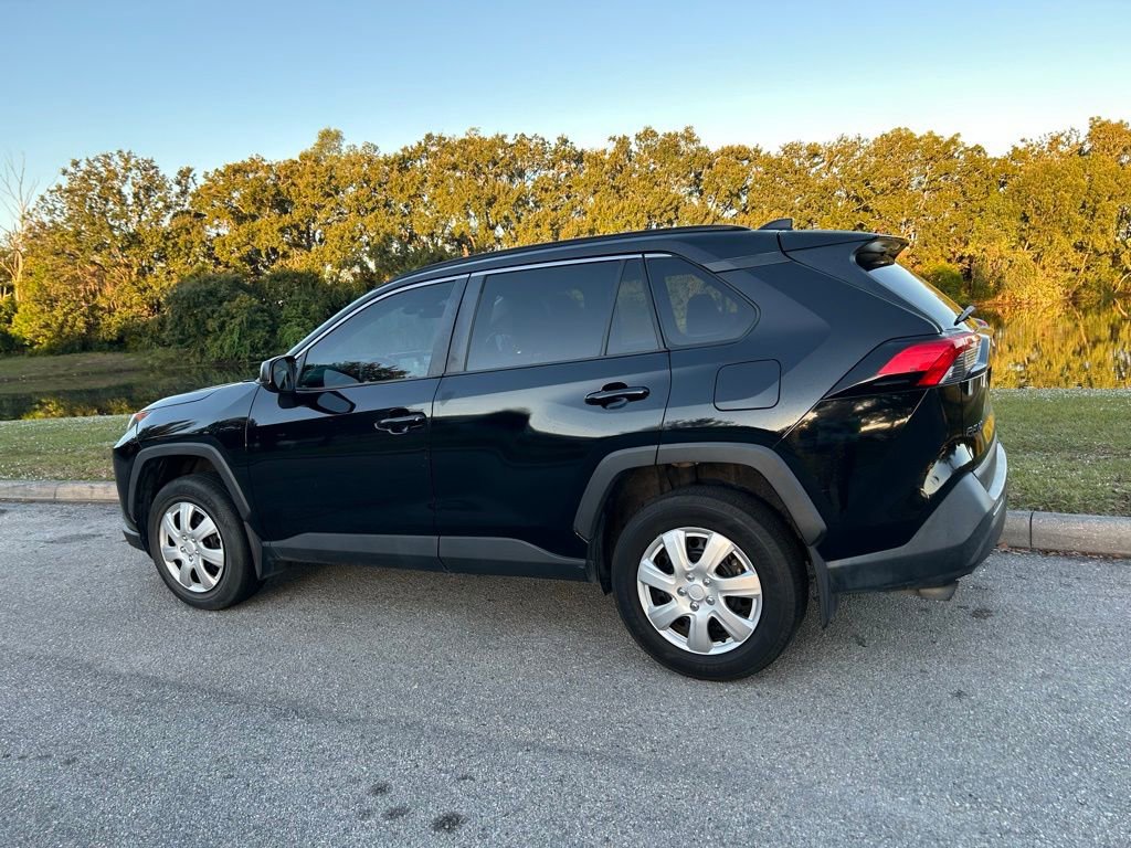 Used 2020 Toyota RAV4 LE image 3