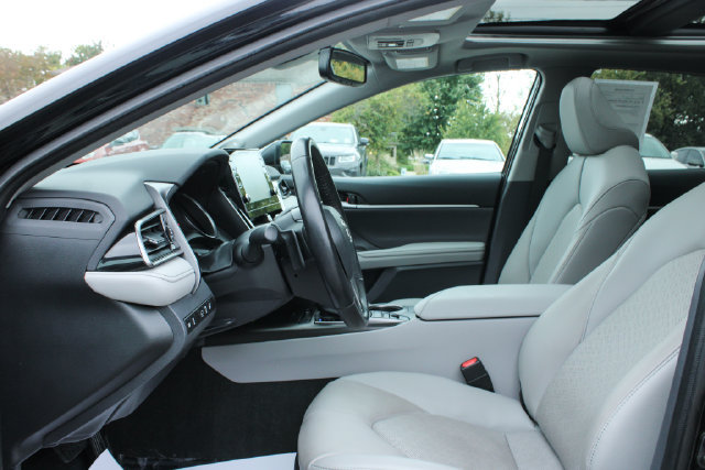 Used 2023 Toyota Camry XSE w/ Navigation Package FWD image 12