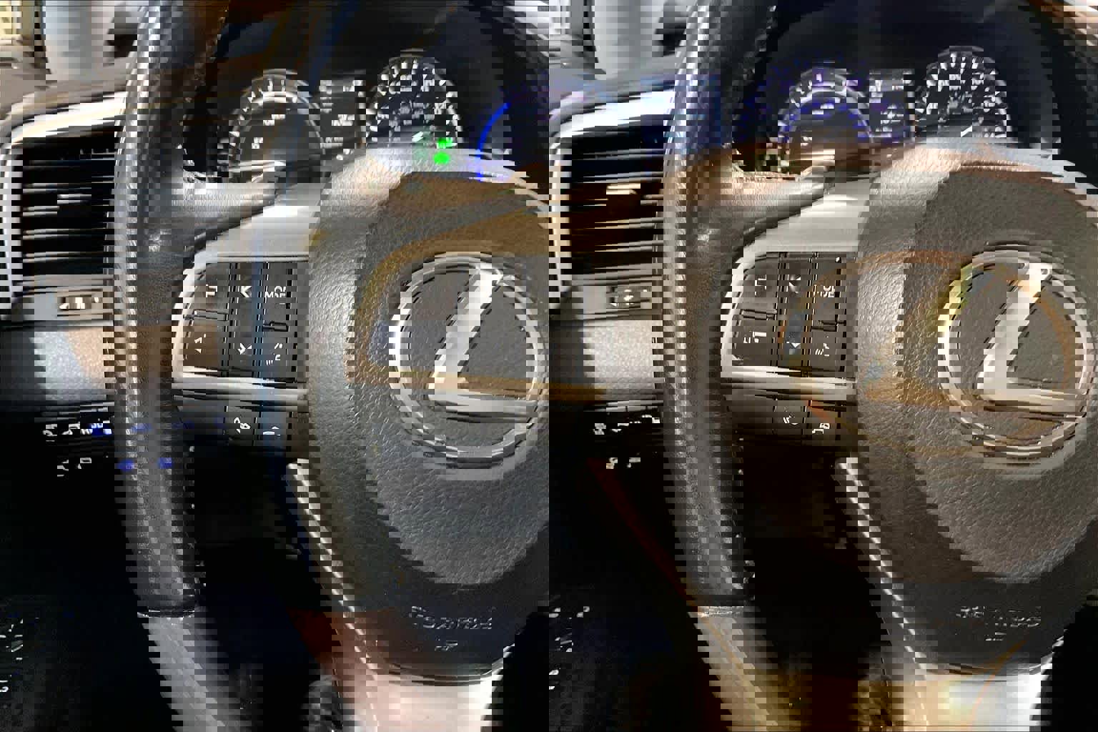 Used 2021 Lexus RX 450h AWD w/ Luxury Package image 19