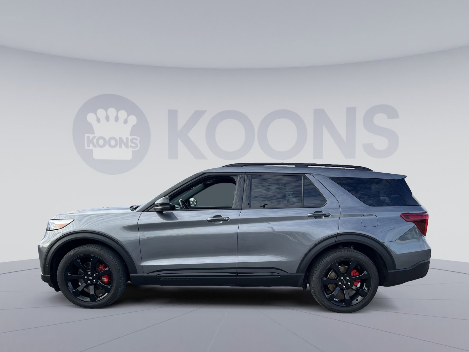 Used 2022 Ford Explorer ST w/ Equipment Group 401A image 2