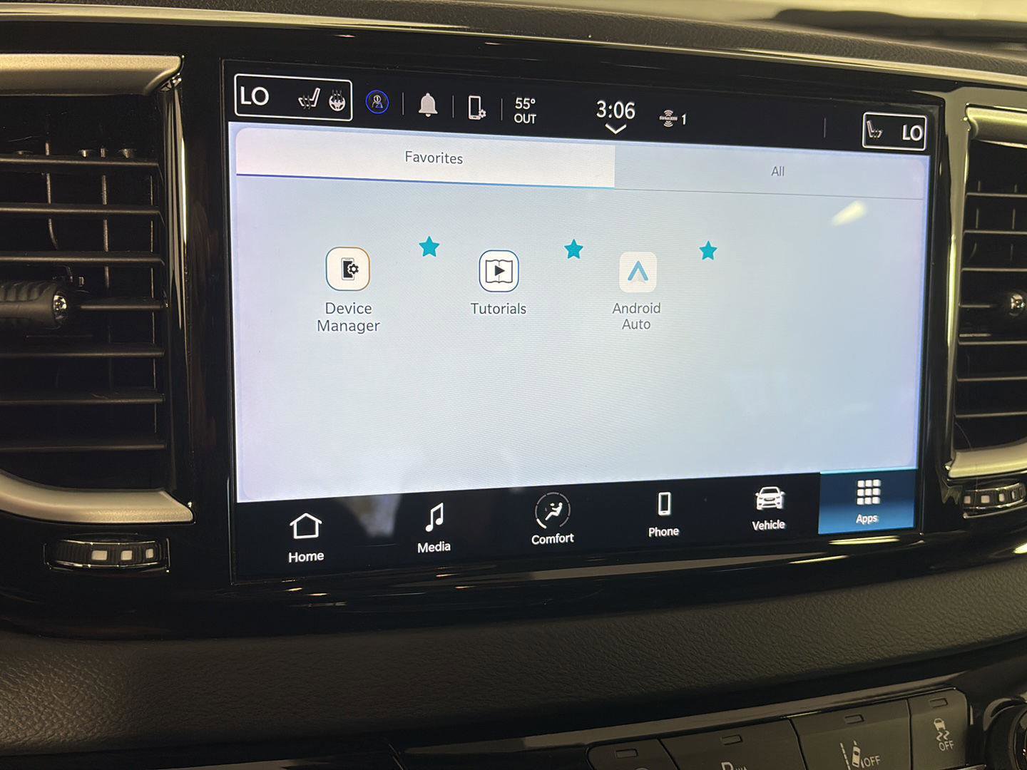 Used 2024 Chrysler Pacifica Touring-L image 29