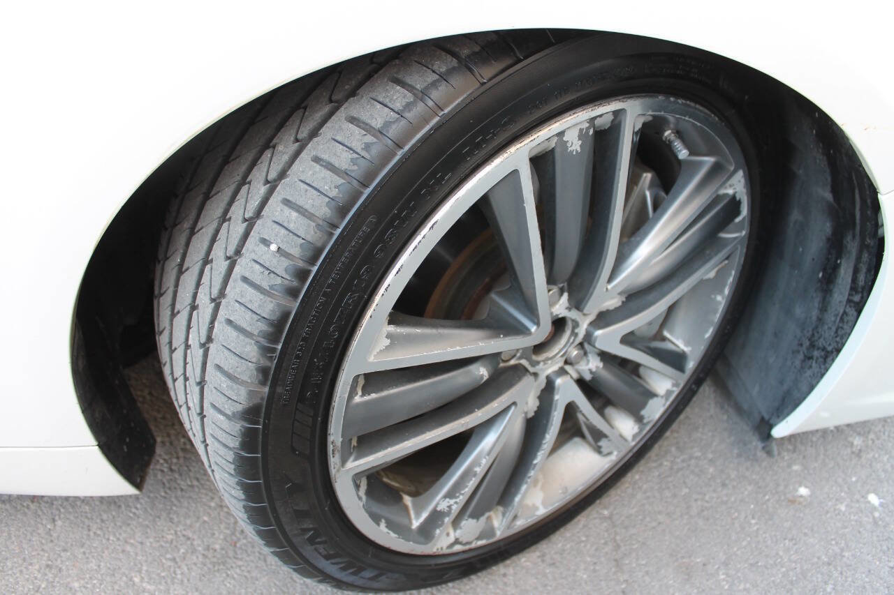 Used 2014 INFINITI Q50 Hybrid AWD w/ Deluxe Technology Package image 11