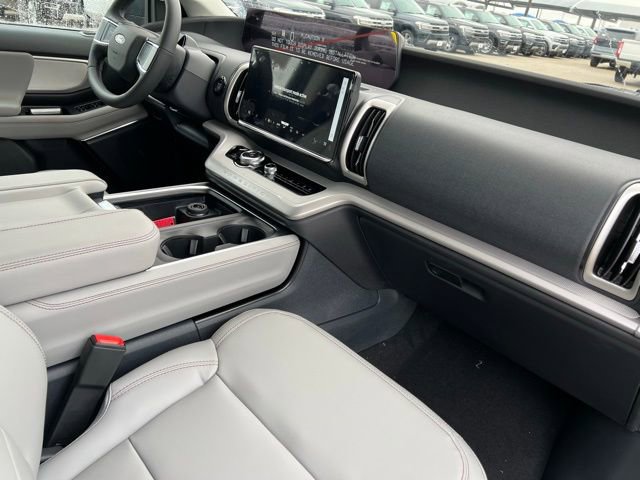 New 2025 Ford Expedition Max Active image 12