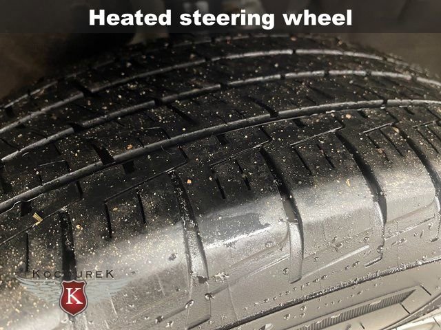 Used 2020 Ford Escape Titanium image 9