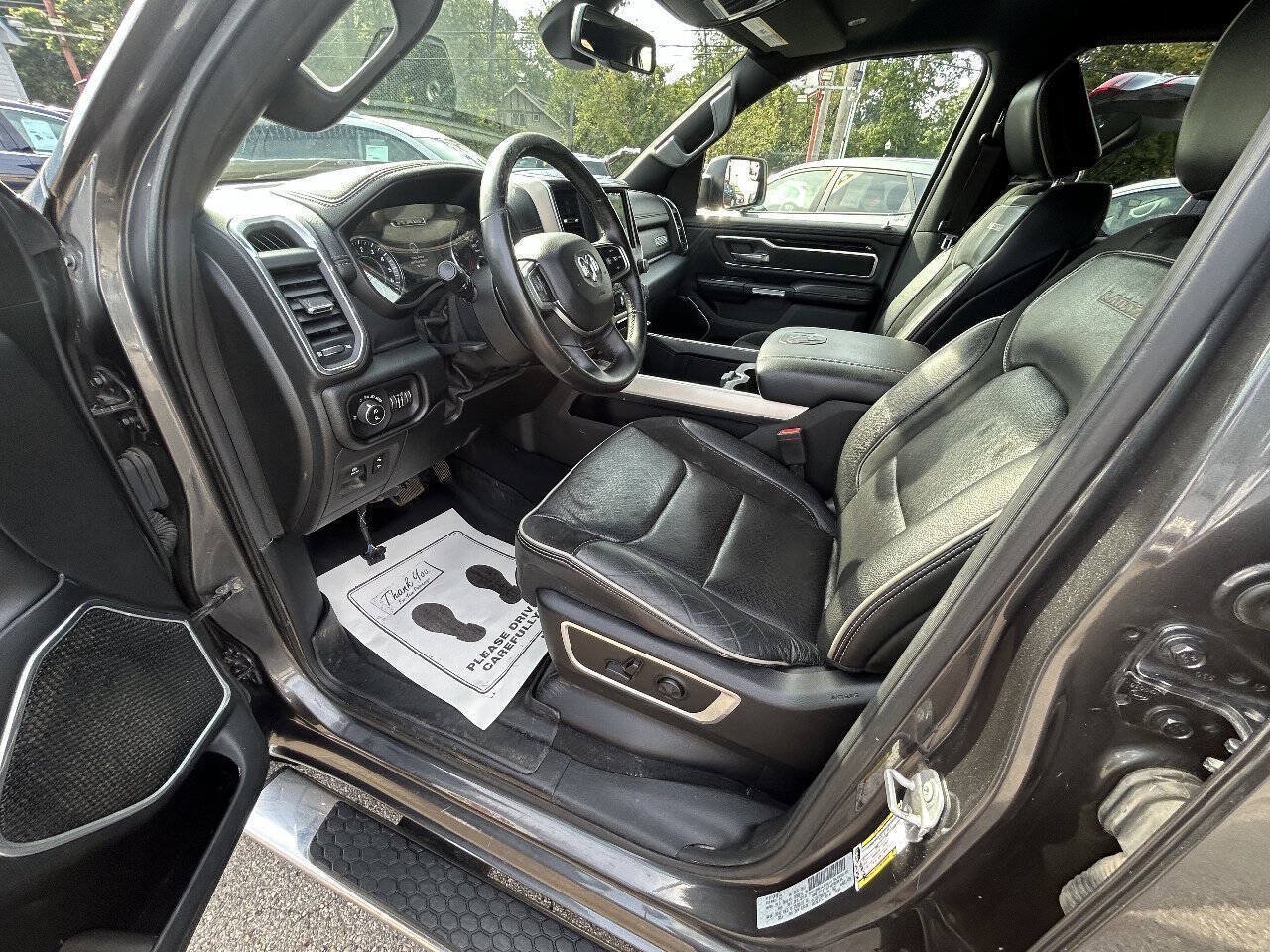 Used 2019 RAM 1500 Laramie w/ Sport Appearance Package AWD/4WD image 5
