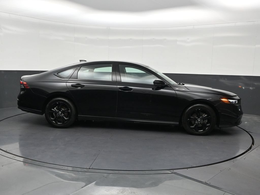 Used 2025 Honda Accord SE image 6