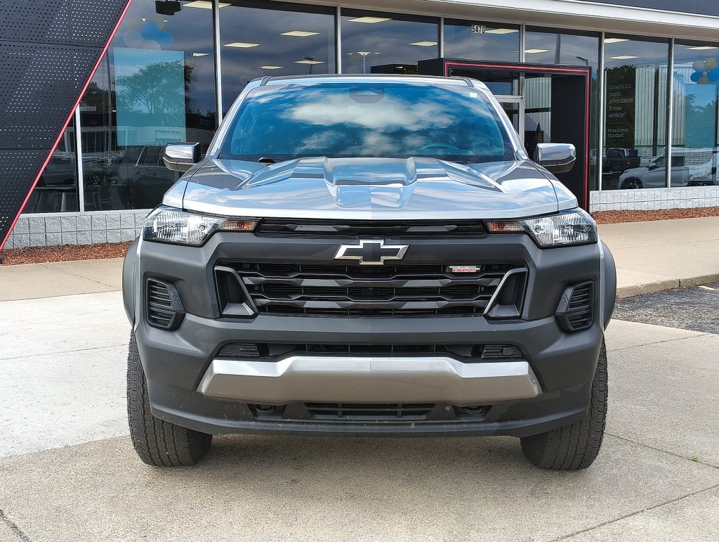 Used 2025 Chevrolet Colorado Trail Boss AWD/4WD image 23