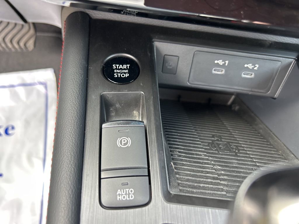 Used 2025 Nissan Kicks SR FWD image 27