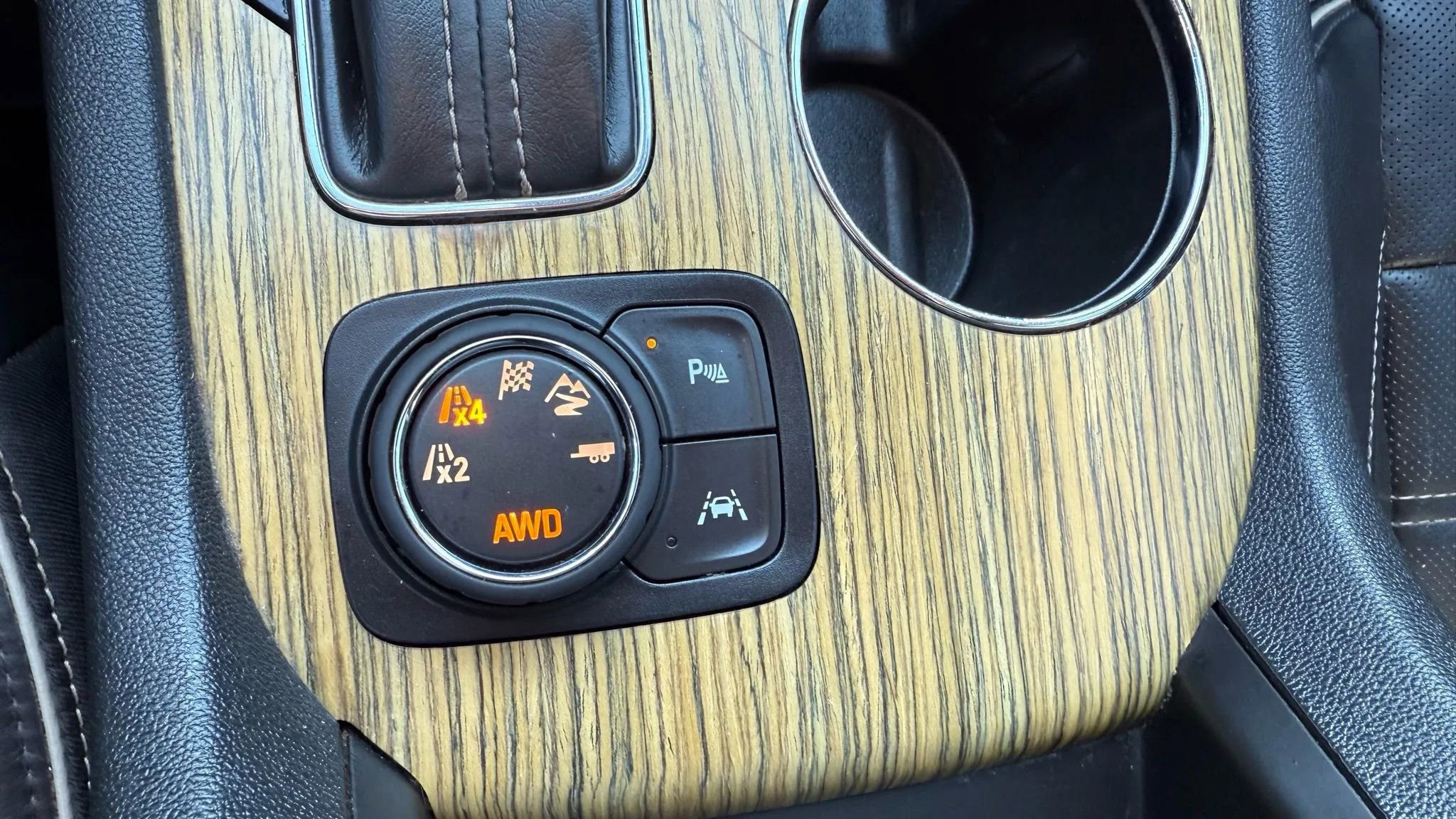 Used 2017 GMC Acadia Denali image 25