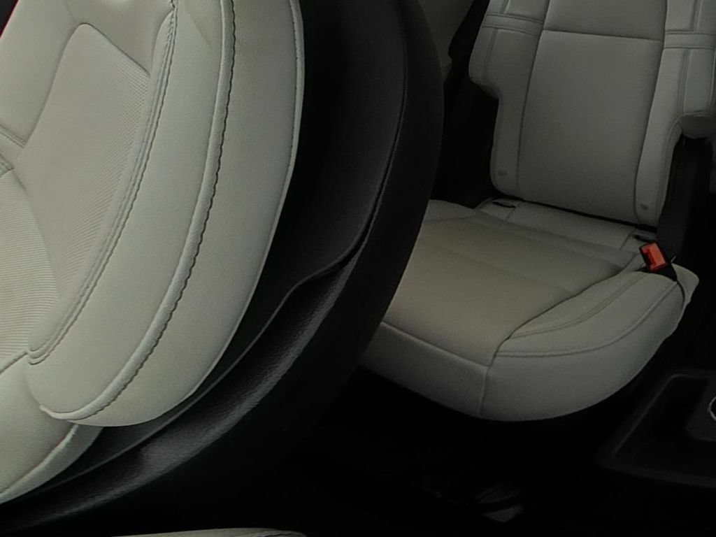 Used 2026 Lincoln Aviator Reserve AWD/4WD image 12
