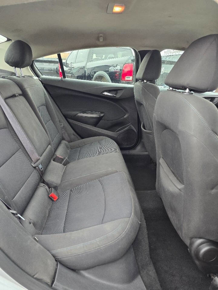 Used 2016 Chevrolet Cruze LT FWD image 15