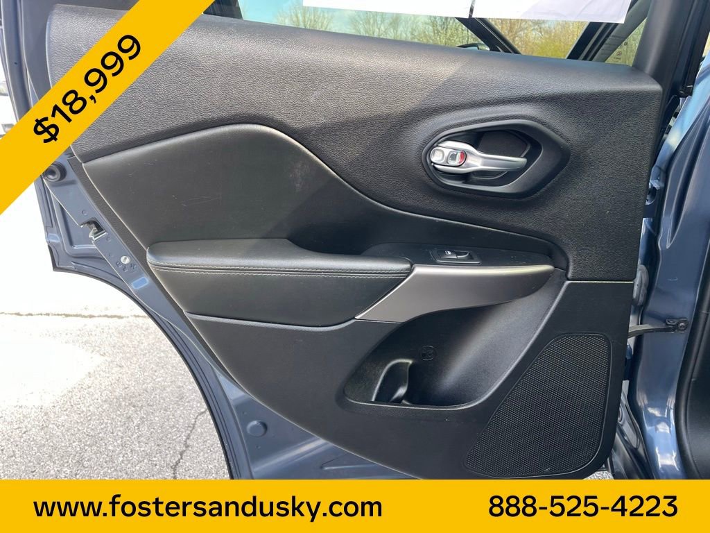 Used 2021 Jeep Cherokee Latitude Lux w/ Sun & Sound Group AWD/4WD image 16