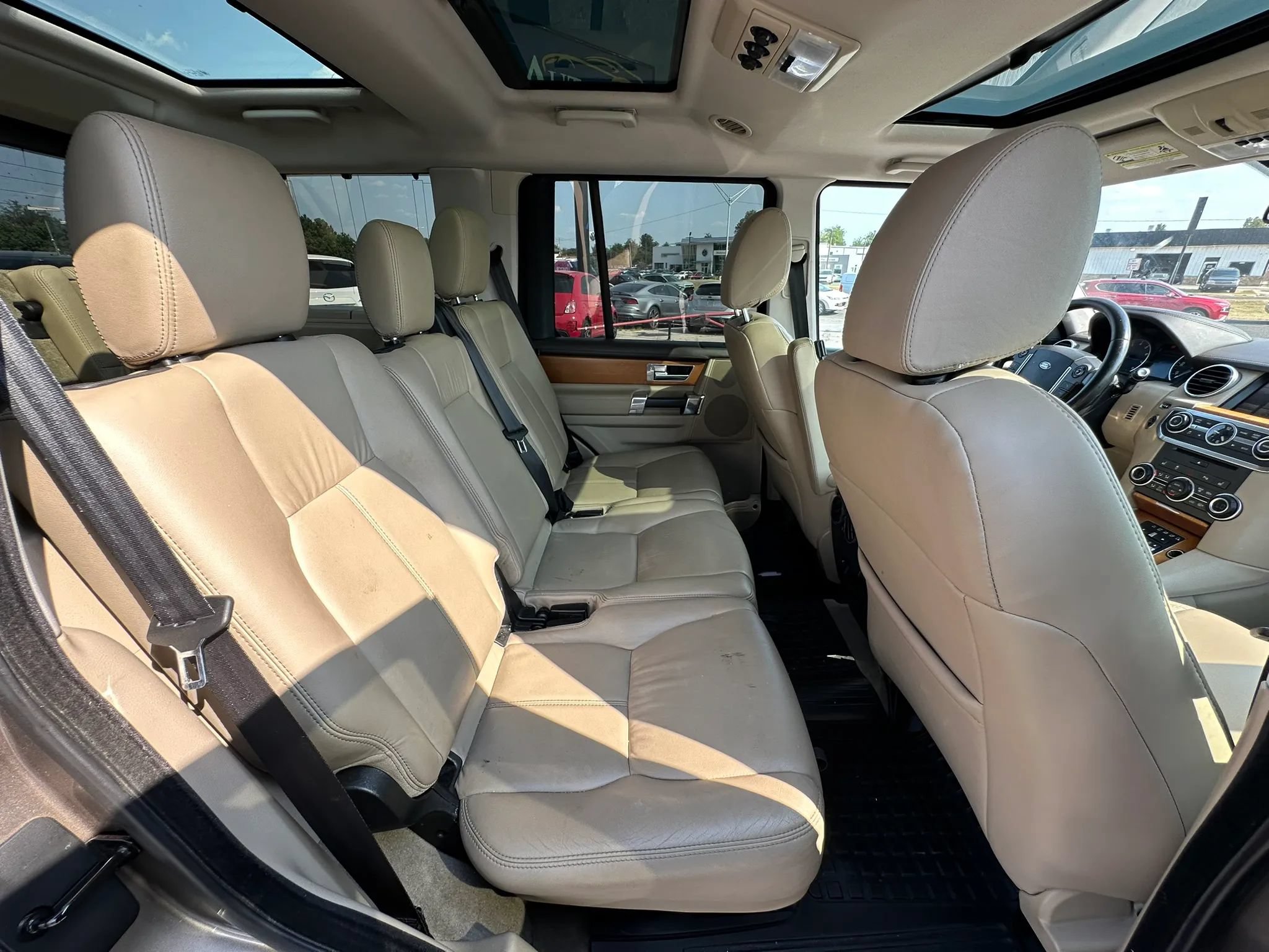 Used 2015 Land Rover LR4 HSE LUX AWD/4WD image 13