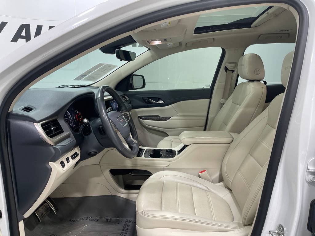Used 2021 GMC Acadia Denali w/ Denali Technology Package image 13
