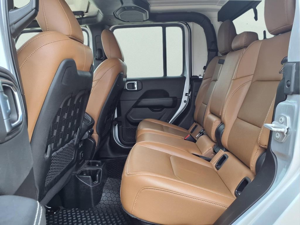 Used 2022 Jeep Gladiator Rubicon w/ Cold Weather Group image 11