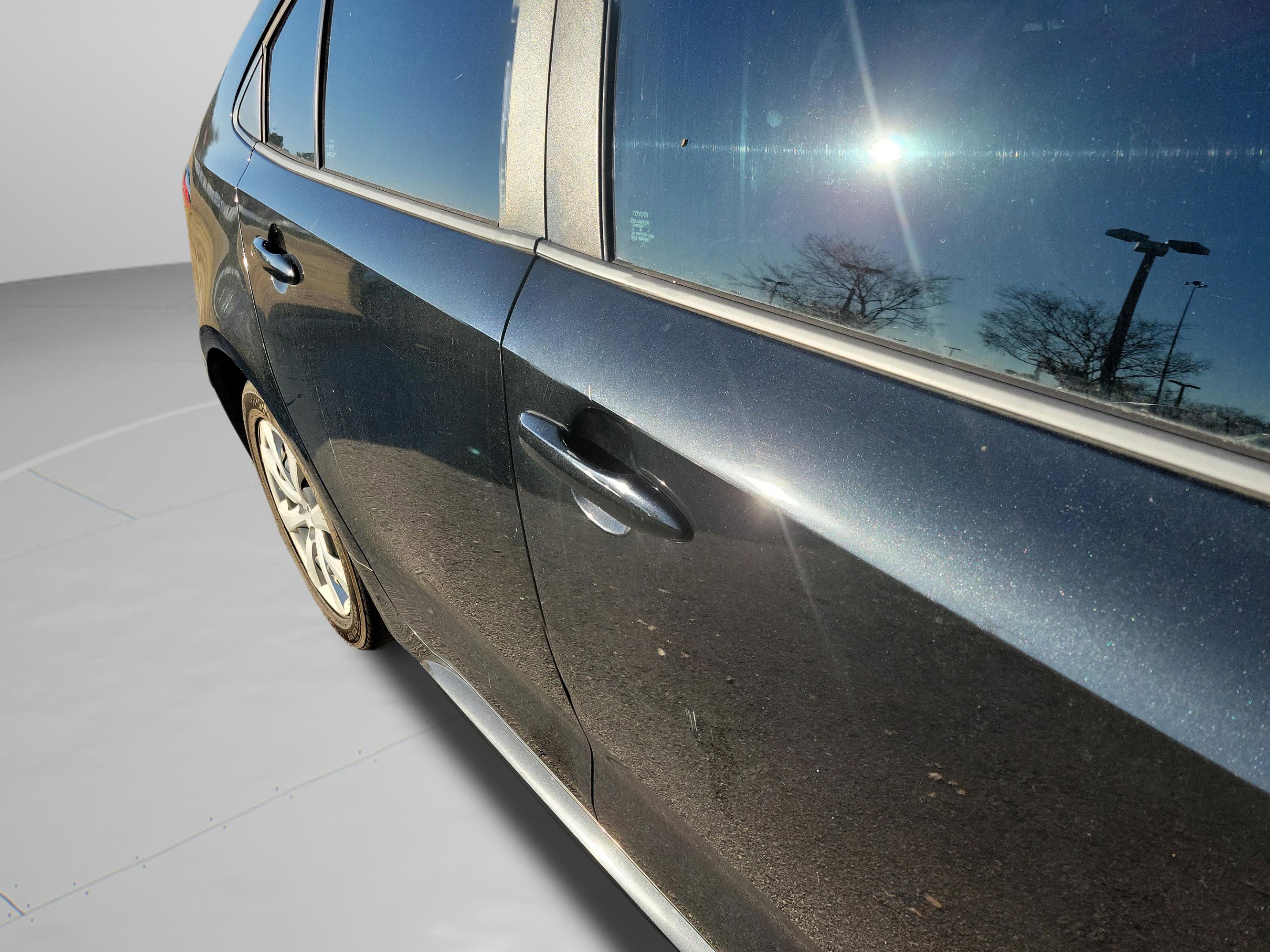 Used 2020 Toyota Corolla LE image 19