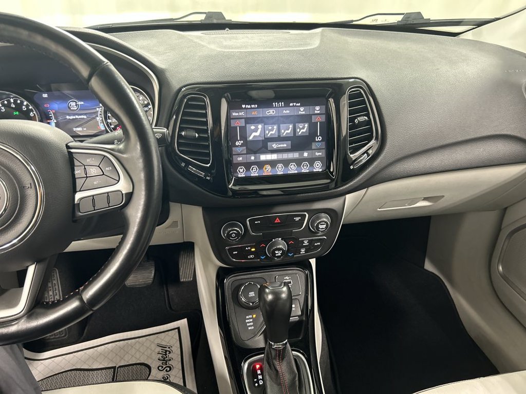 Used 2020 Jeep Compass Limited w/ Premium Lighting Group AWD/4WD image 18