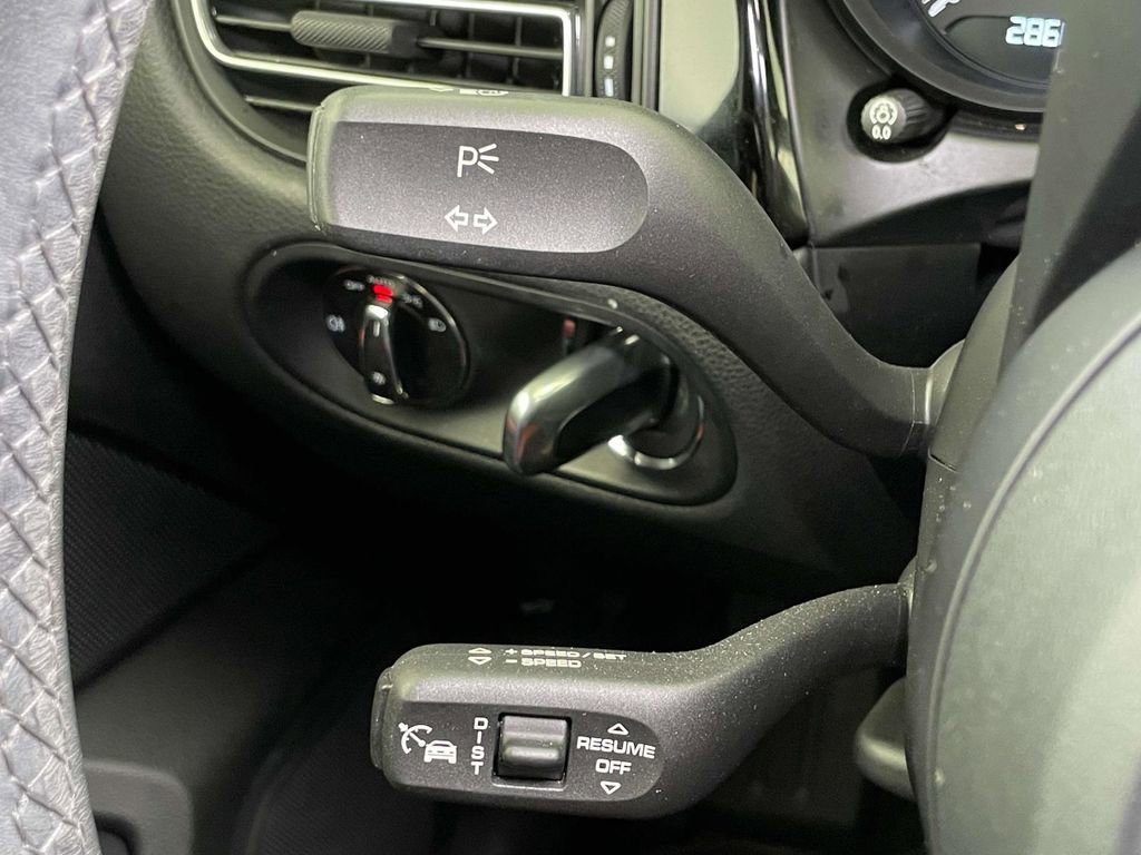 Certified 2023 Porsche Macan image 41