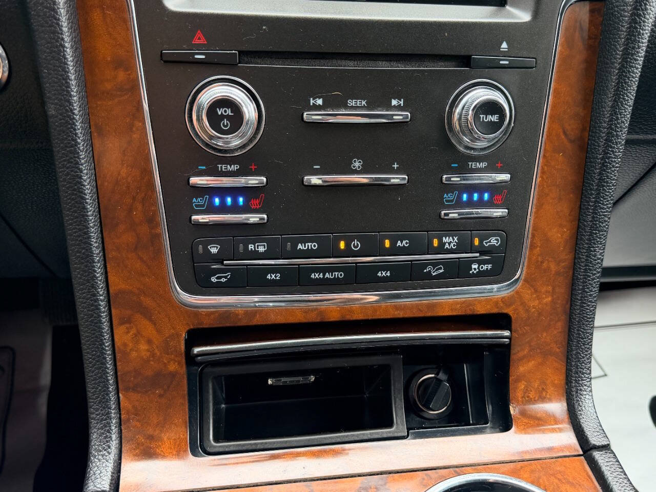 Used 2015 Lincoln Navigator 4WD image 46