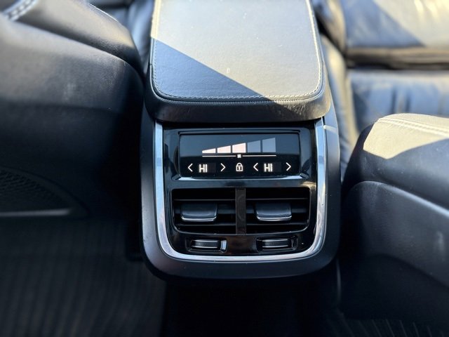 Used 2018 Volvo XC90 T6 Momentum w/ Convenience Package image 24