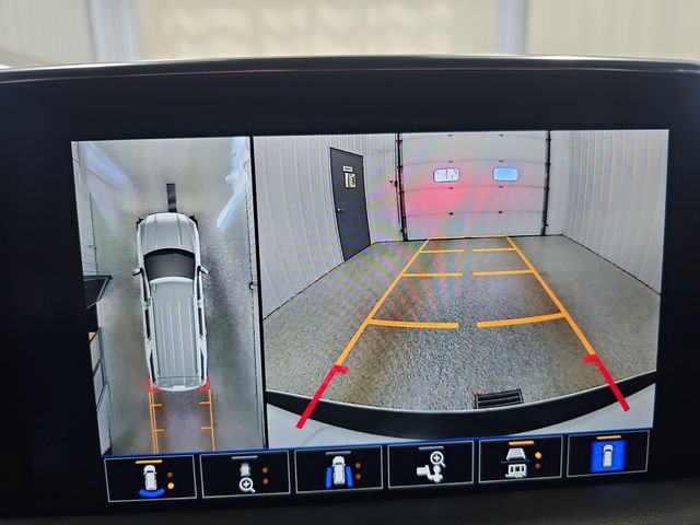 Used 2023 GMC Yukon XL SLT w/ SLT Premium Package AWD/4WD image 20