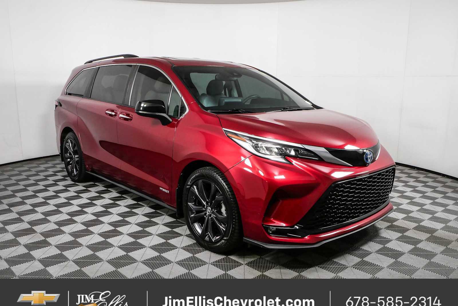 Used 2021 Toyota Sienna XSE w/ XSE Plus Package