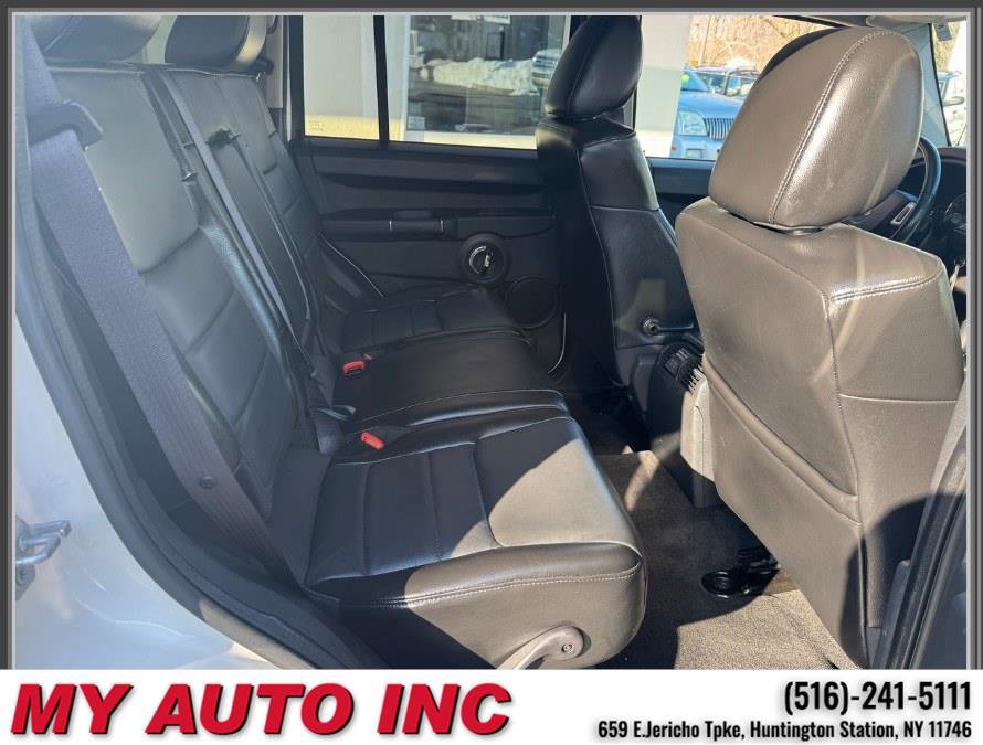 Used 2010 Jeep Commander Sport w/ Sun/Sound Group image 31