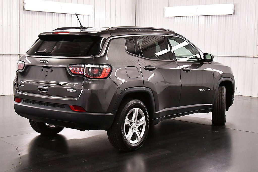 Used 2023 Jeep Compass Latitude w/ Convenience Group AWD/4WD image 7