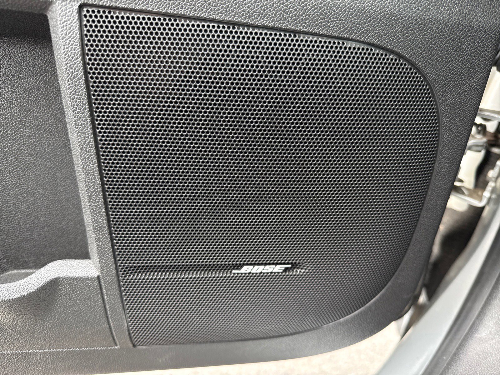 Used 2015 Chevrolet Traverse LTZ FWD image 24