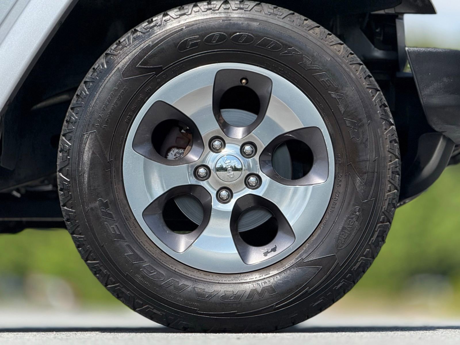 Used 2016 Jeep Wrangler Unlimited Sahara image 18