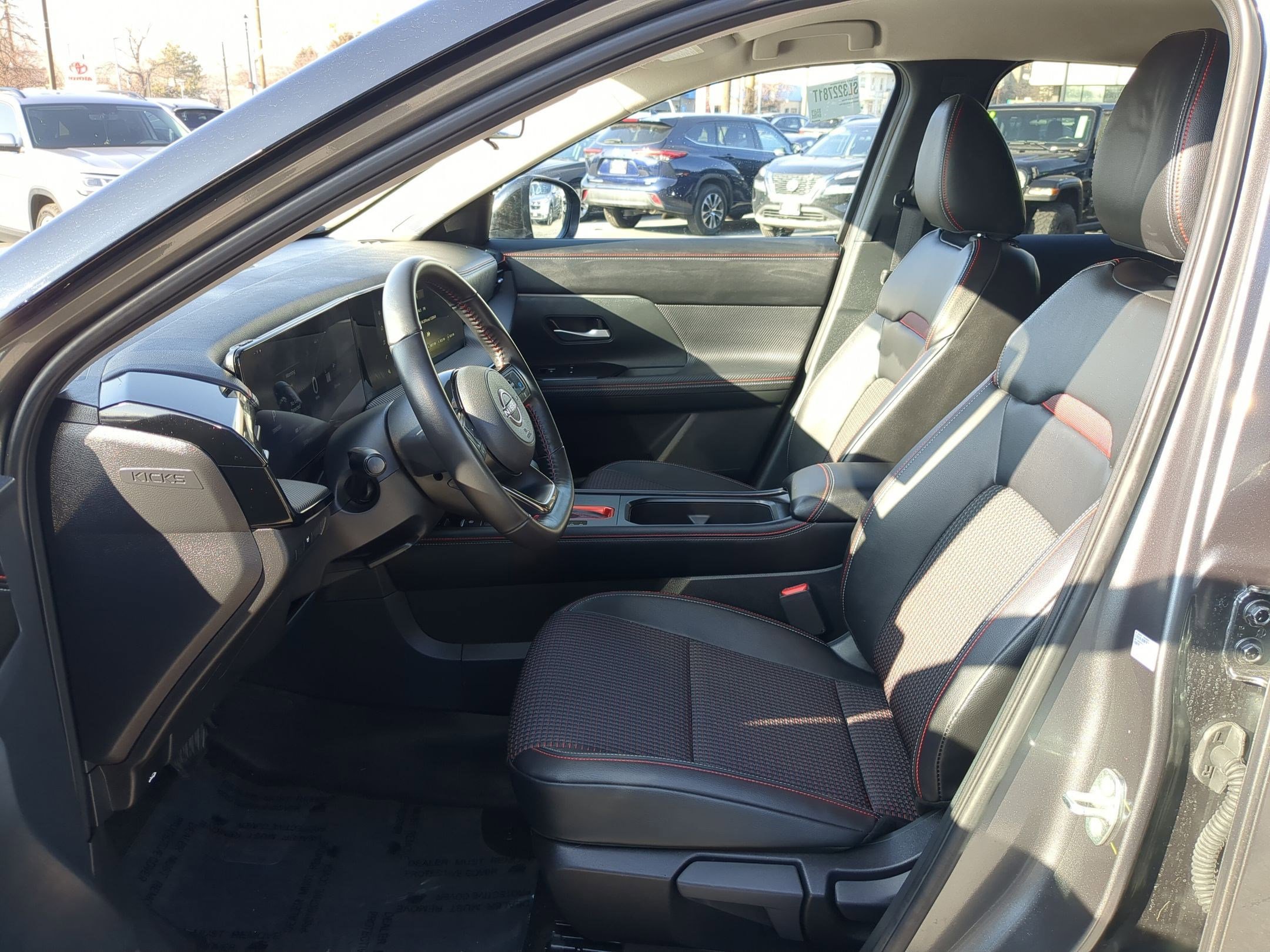 Used 2025 Nissan Kicks SR image 17