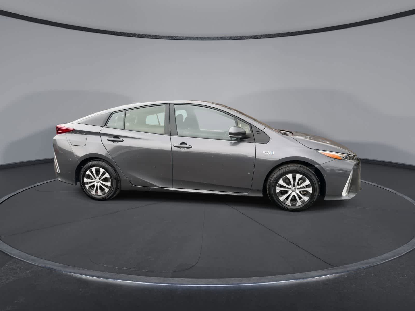 Used 2022 Toyota Prius Prime XLE FWD image 9