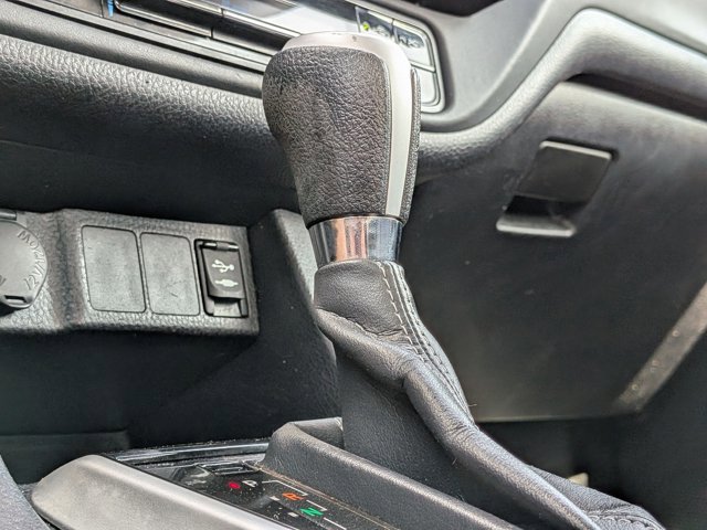 Used 2018 Toyota Corolla LE FWD image 12