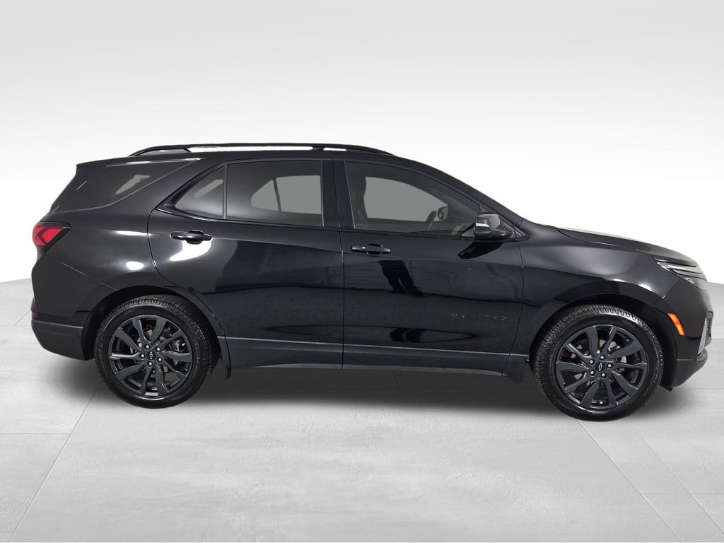 Used 2023 Chevrolet Equinox RS w/ RS Leather Package FWD image 4