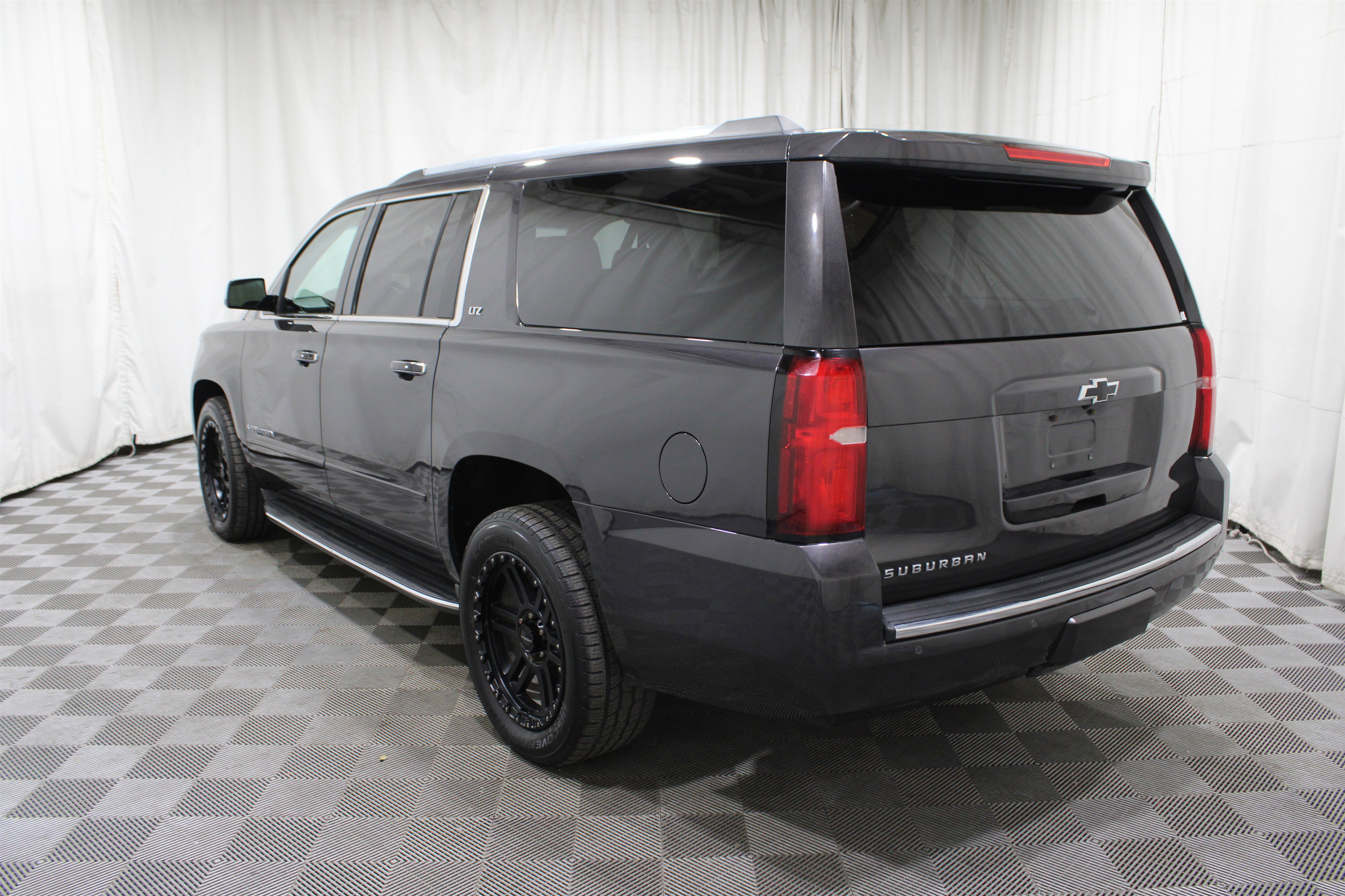 Used 2016 Chevrolet Suburban LTZ image 36
