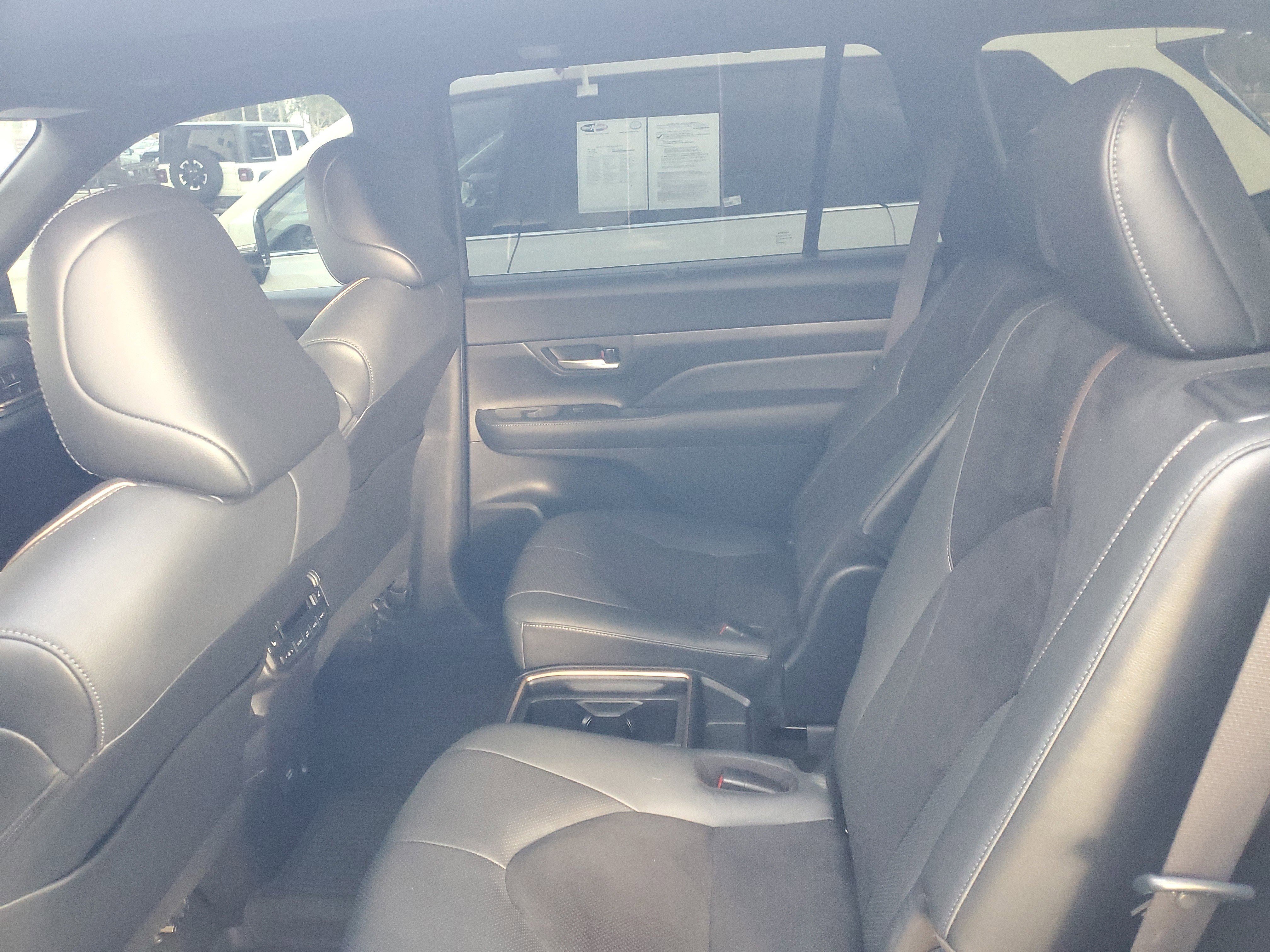 Used 2024 Toyota Grand Highlander AWD Hybrid image 9