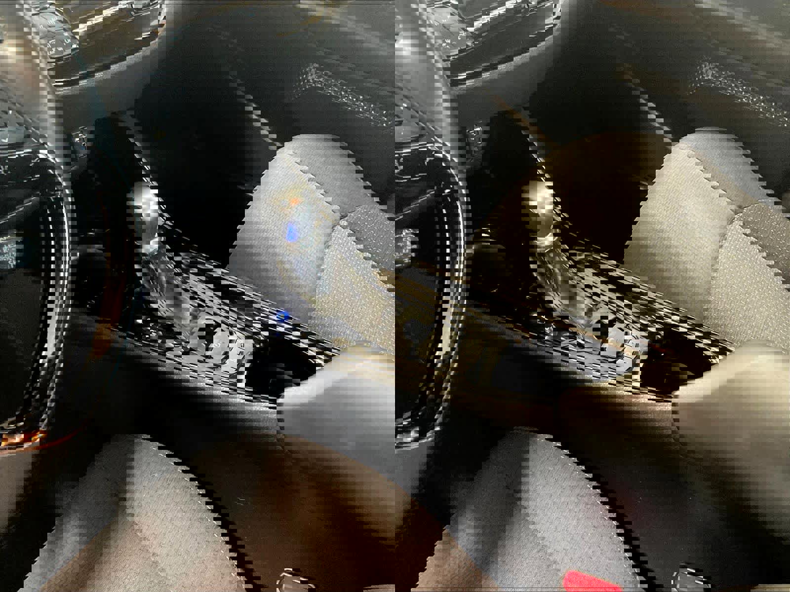 Used 2019 Toyota C-HR XLE image 20