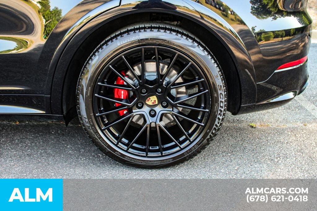 Used 2022 Porsche Cayenne GTS AWD/4WD image 15