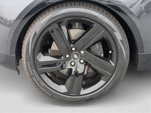 New 2025 Land Rover Discovery Dynamic SE image 10