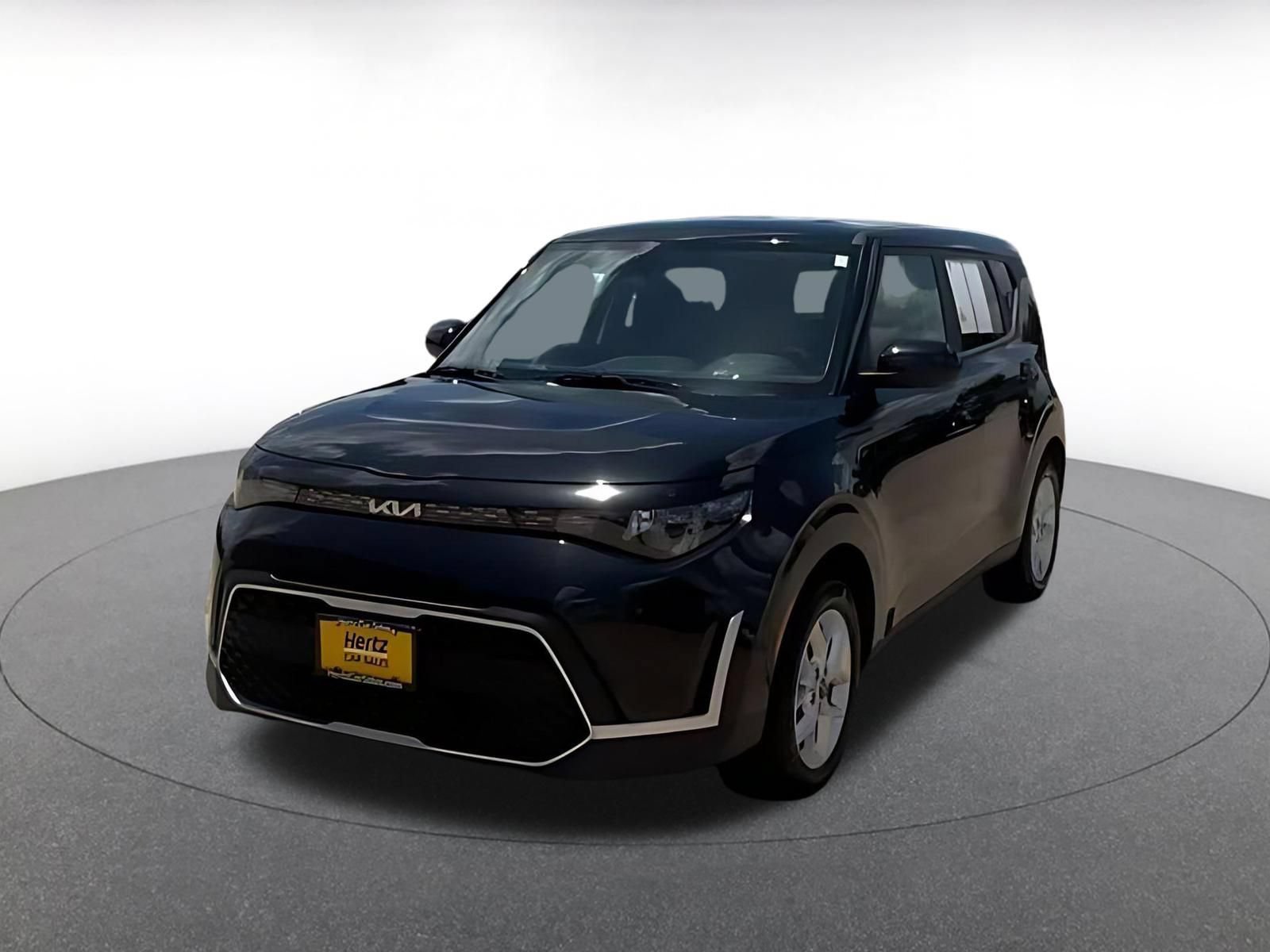 Used 2025 Kia Soul LX w/ LX Technology Package FWD image 4