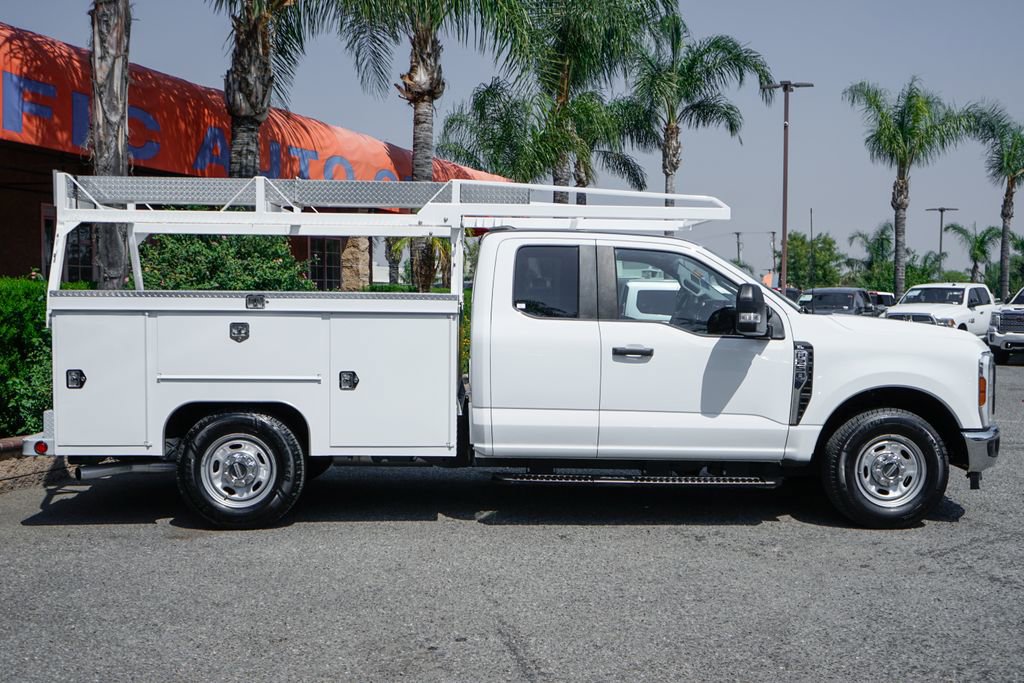 Used 2024 Ford F250 XL w/ XL Chrome Package image 9