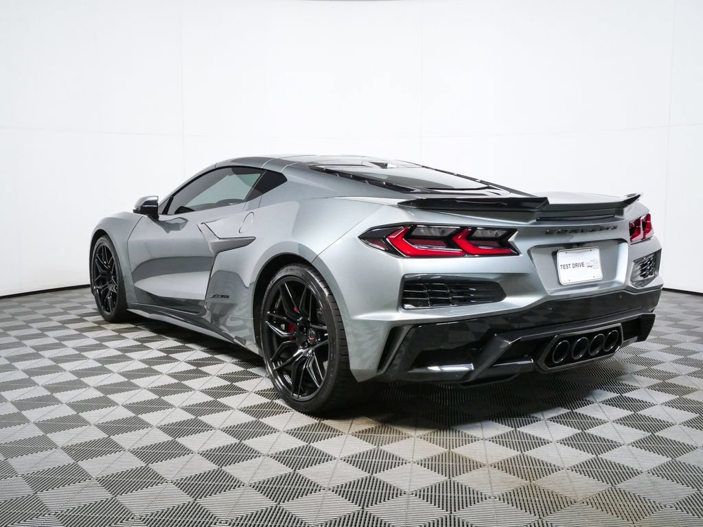 Used 2023 Chevrolet Corvette Z06 w/ Engine Appearance Package RWD image 3