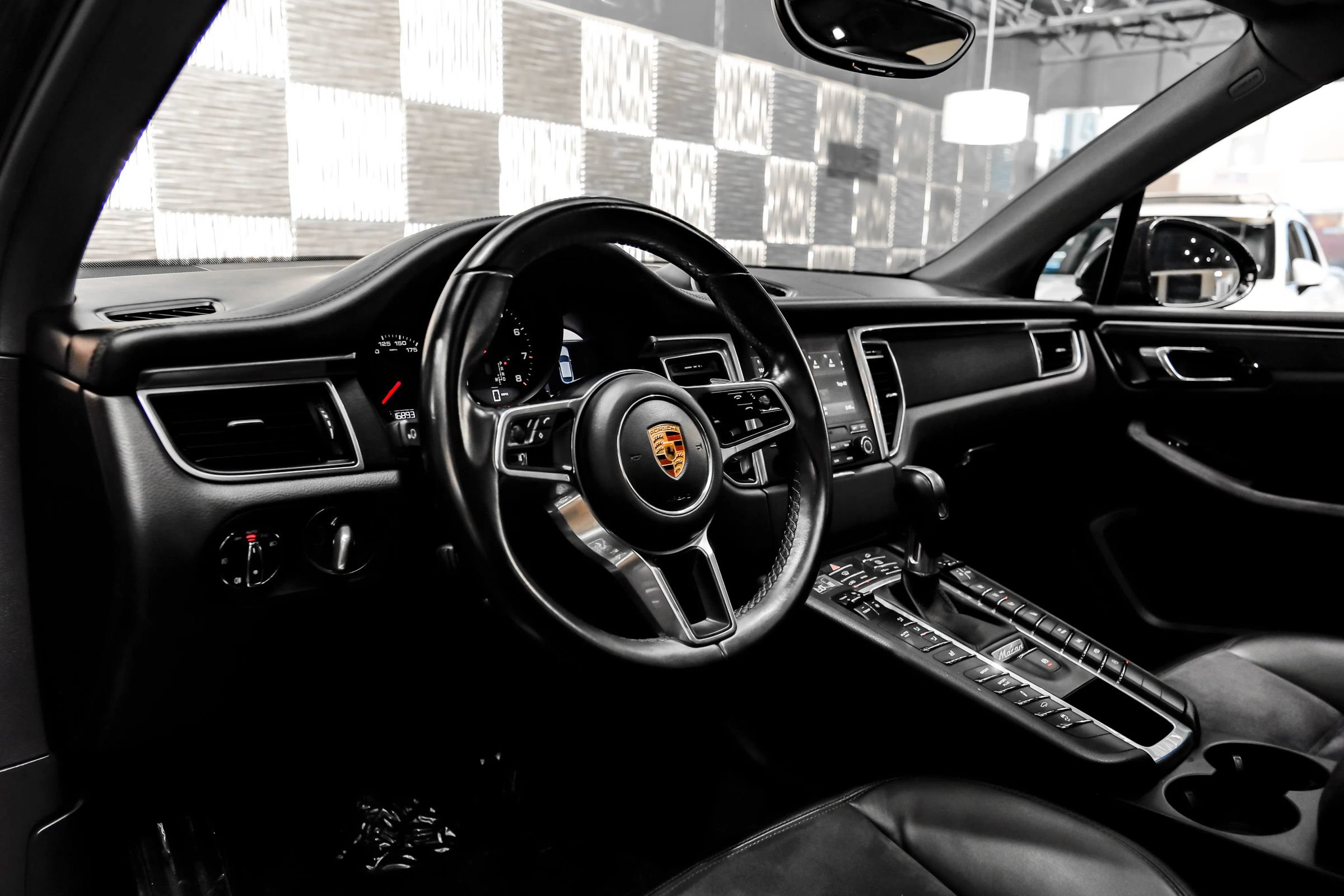 Used 2017 Porsche Macan GTS AWD/4WD image 3