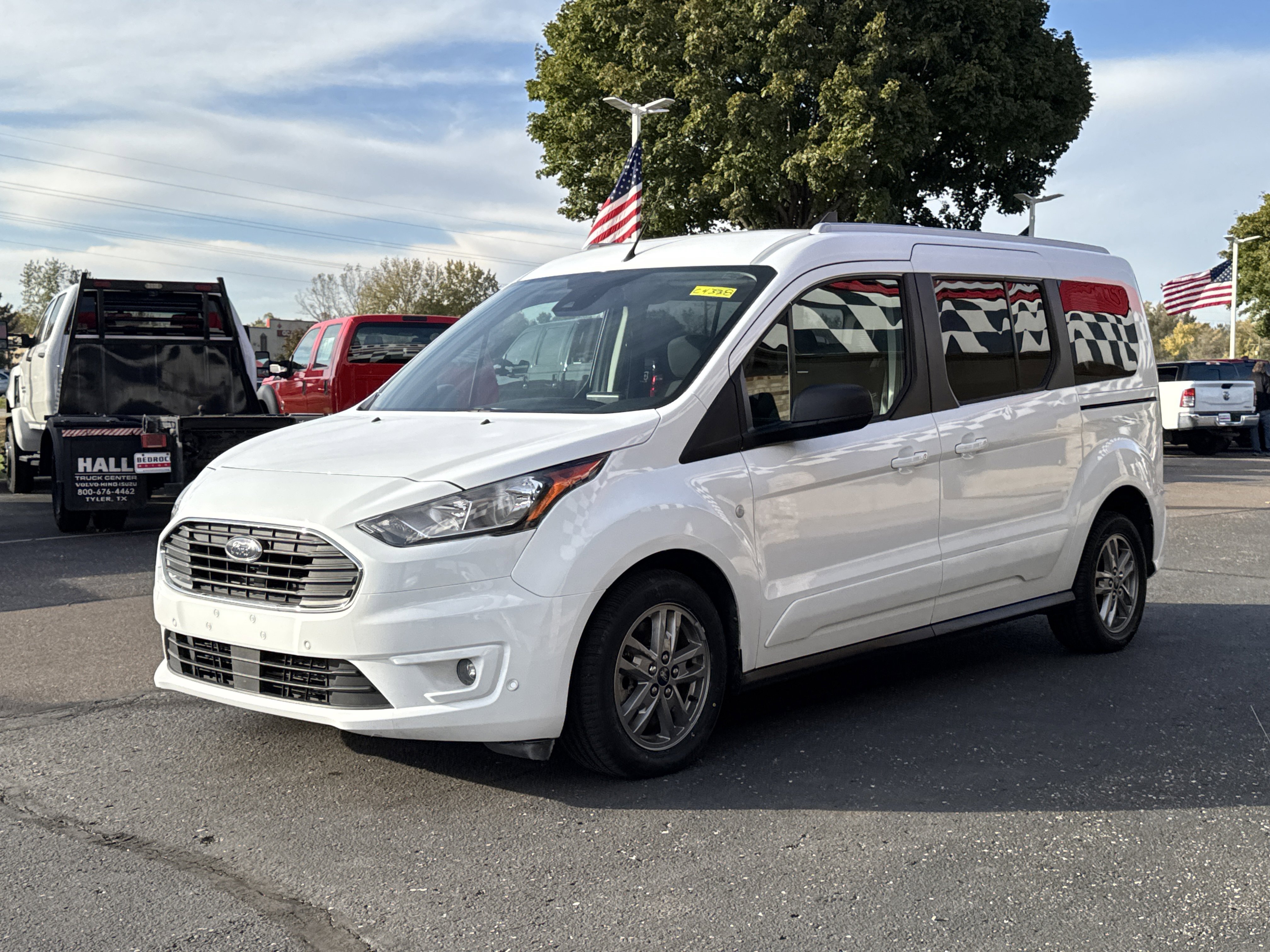 Used 2022 Ford Transit Connect XLT image 3