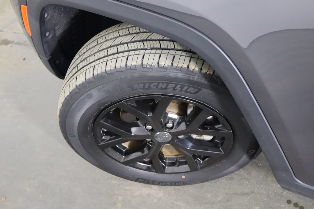 Used 2023 Jeep Grand Cherokee Limited RWD image 50