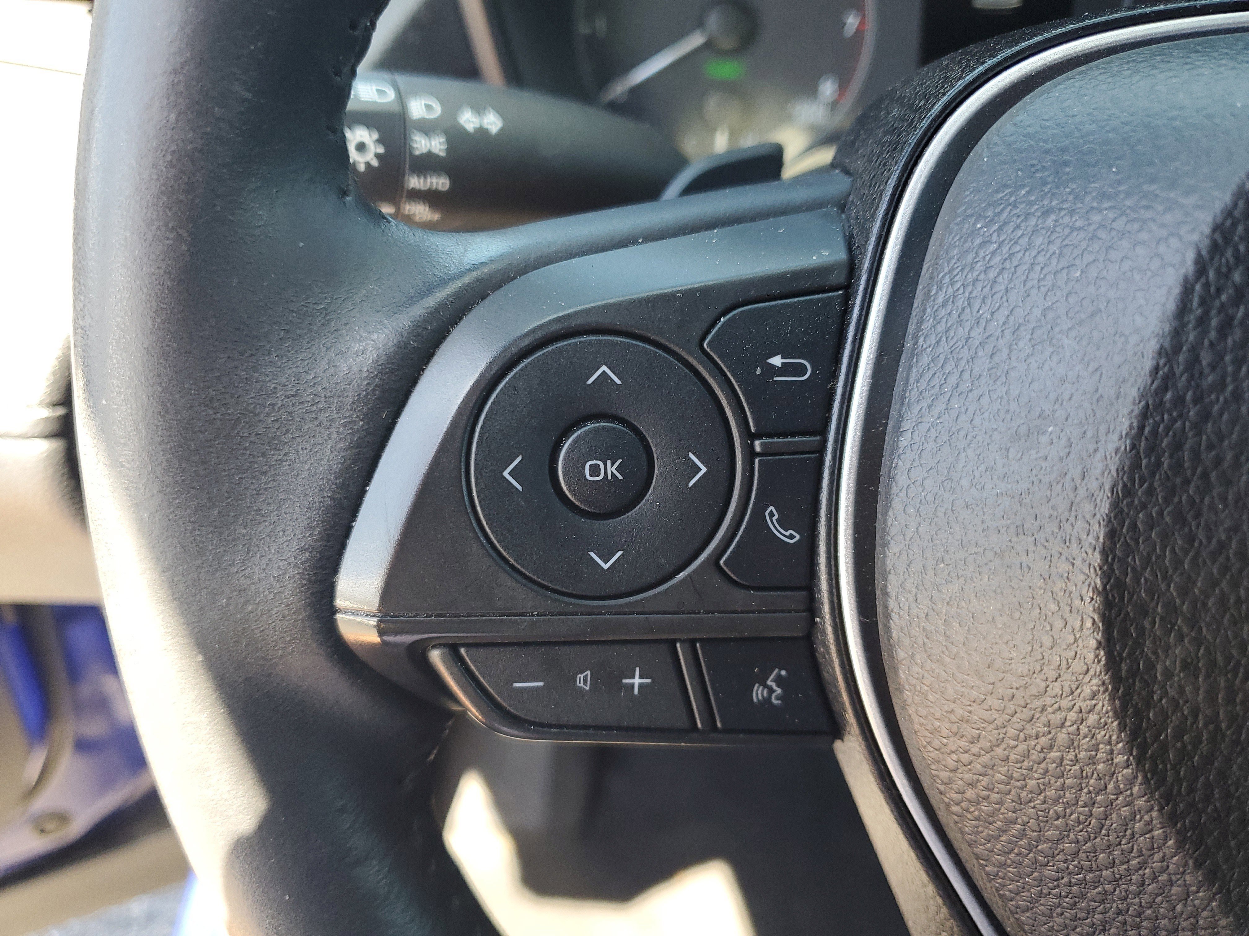 Used 2024 Toyota Corolla Cross AWD Hybrid w/ Moonroof Package image 17