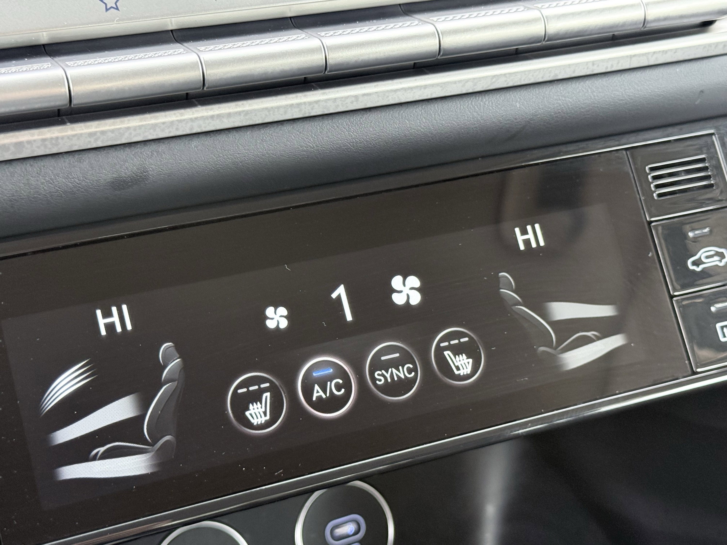 Used 2026 Genesis G70 2.5T image 69